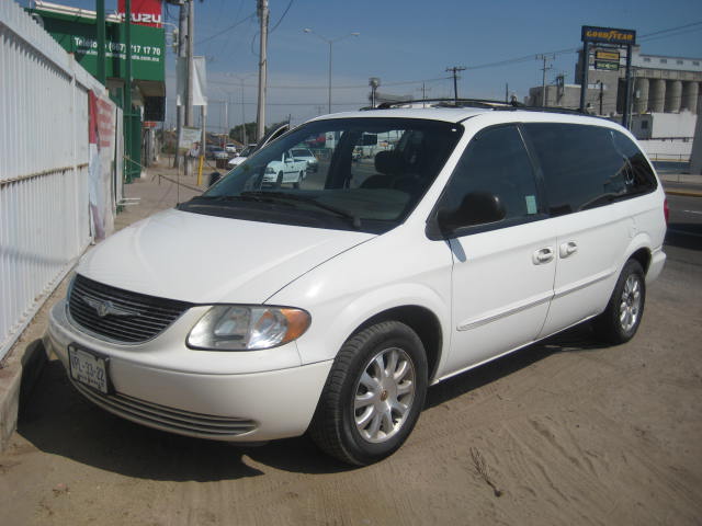 Chrysler Town Country 2002