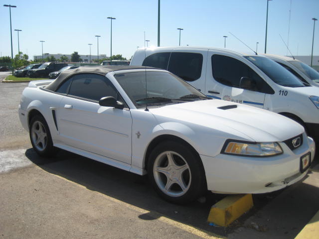 Ford Mustang 2000