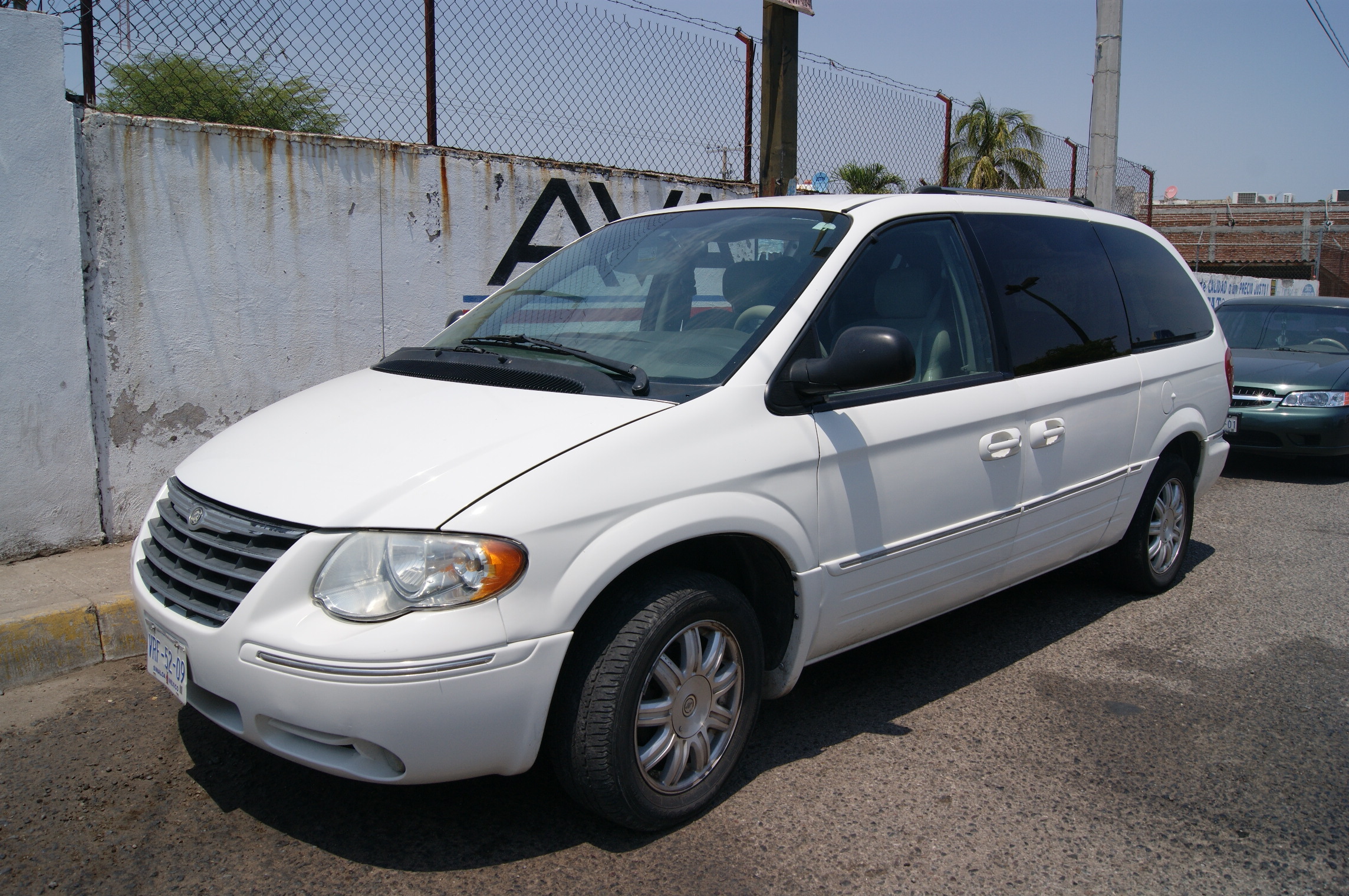 Chrysler Town Country 2005
