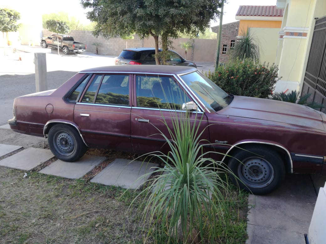 Dodge Dart 1989